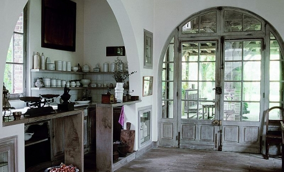 Prancūziško provanso stiliaus virtuvės interjeras