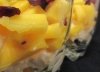 Jogurto, mango ir spanguolių desertas