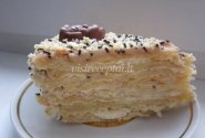 Burnoje tirpstantis kalėdinis tortas