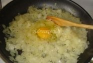 Kiaušinių ir svogūnų „košė“