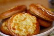 Pyragėliai su varške ir bulvėmis