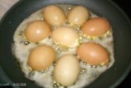 Įdaryti kiaušiniai lukštuose