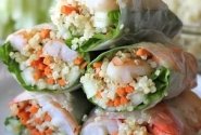 Kepti suktinukai  "Spring rolls" su daržovėmis ir stikliniais makaronais