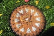 Obuolių pyragas su varške ir cinamonu