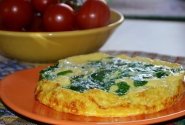 Omletas su špinatais