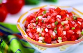 Aštriai saldi salsa