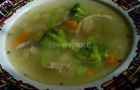 Vištienos sriuba su daržovėmis