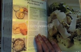 Bulvių virtinukai su "Pesto" padažu