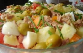 Daržovių ir tuno salotos