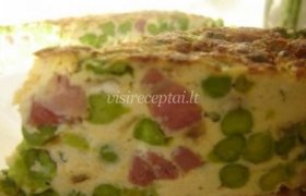 Omletas su kumpiu ir žirneliais