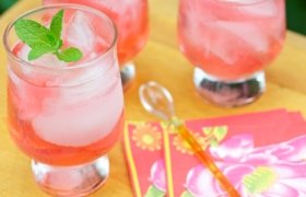 Alkoholinis kokteilis "Rožinis šėlsmas"