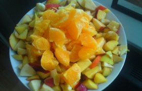 Salotos su mandarinais ir riešutais