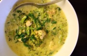 Vištienos sriuba su brokoliais