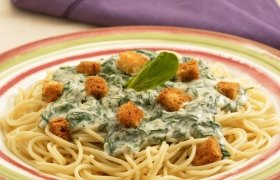 Žali spagečiai su skrebučiais