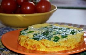 Omletas su špinatais