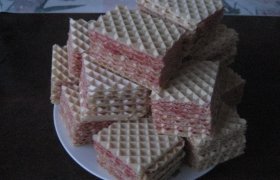 Pertepti vafliai su spanguolių džemu
