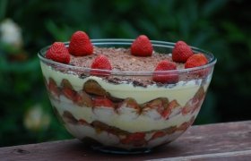 Braškinis tiramisu