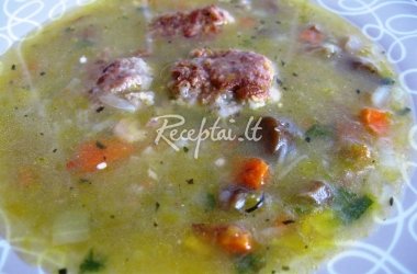 Daržovių sriuba su mėsos kukuliais