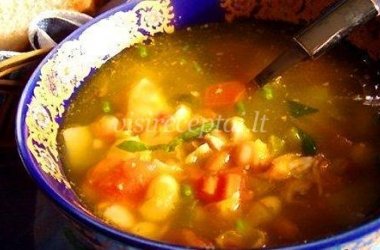 Pupelių sriuba su daržovėmis