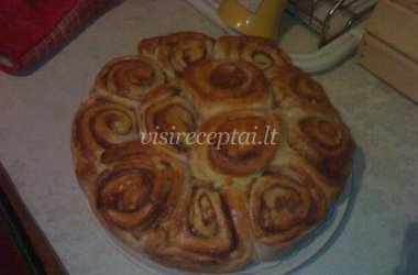 Bandelės su cinamonu