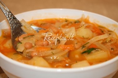 Daržovių sriuba su pupelėmis