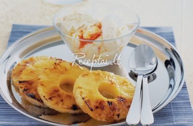 Ananasų ir kokosų ledai su karamelizuotais čili pipirais