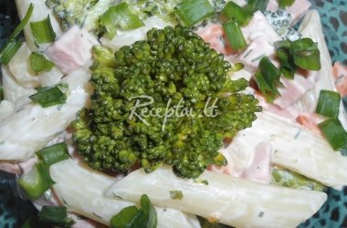Makaronų salotos su virta dešra ir daržovėmis