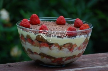 Braškinis tiramisu